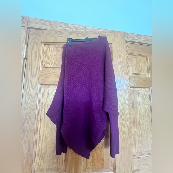 Vici - Poncho Sweater - Picture 5 of 8
